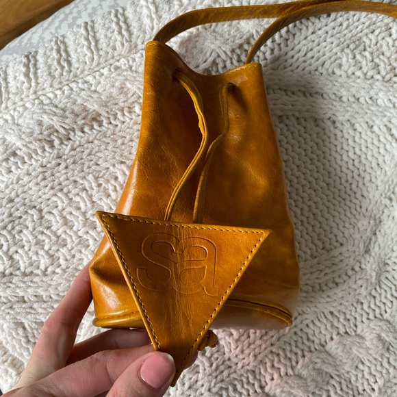 Style Addicts mini crossbody bag with draw string - Picture 4 of 7